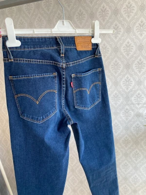 Levis - Hör av dig vid fler bilder eller frågor☀️