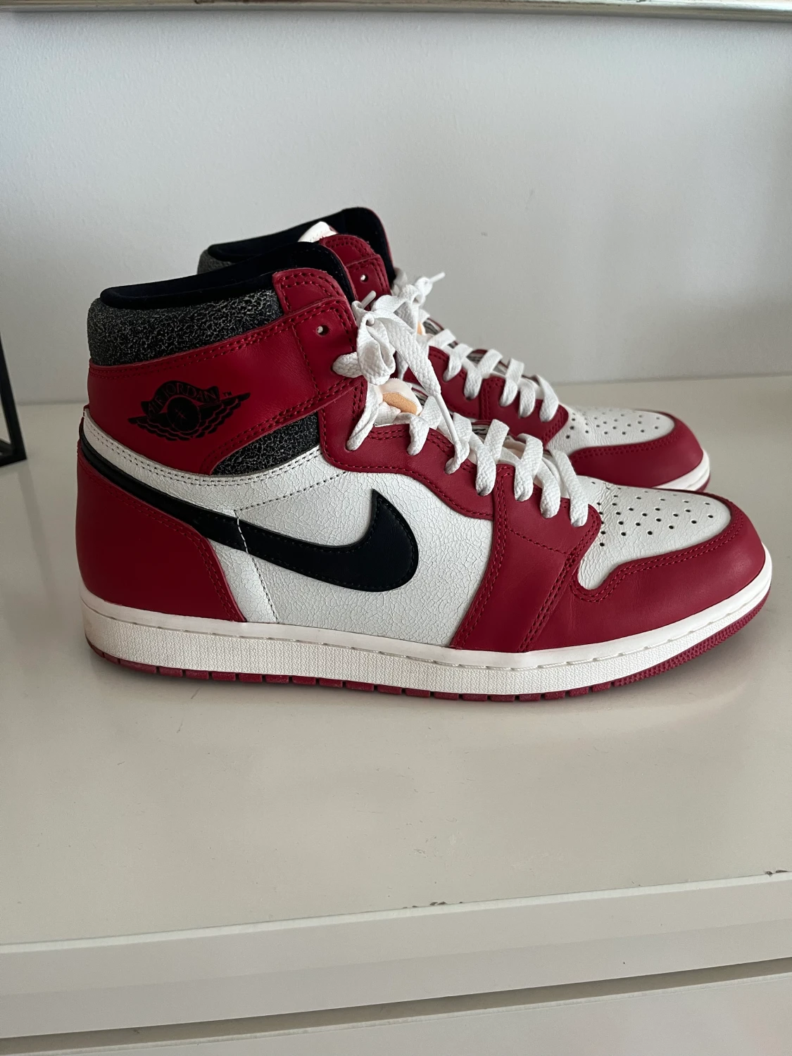 Nike air jordan 1 lost and found