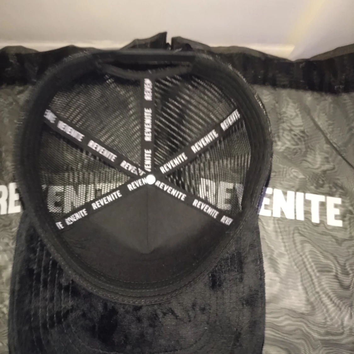 Revenite velvet keps  - 91