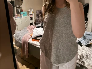 Bikbok linne  - Säljer mitt bikbok linne då den inte kommer till användning längre 