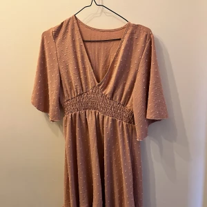 Klänning  - Använd 2 gånger