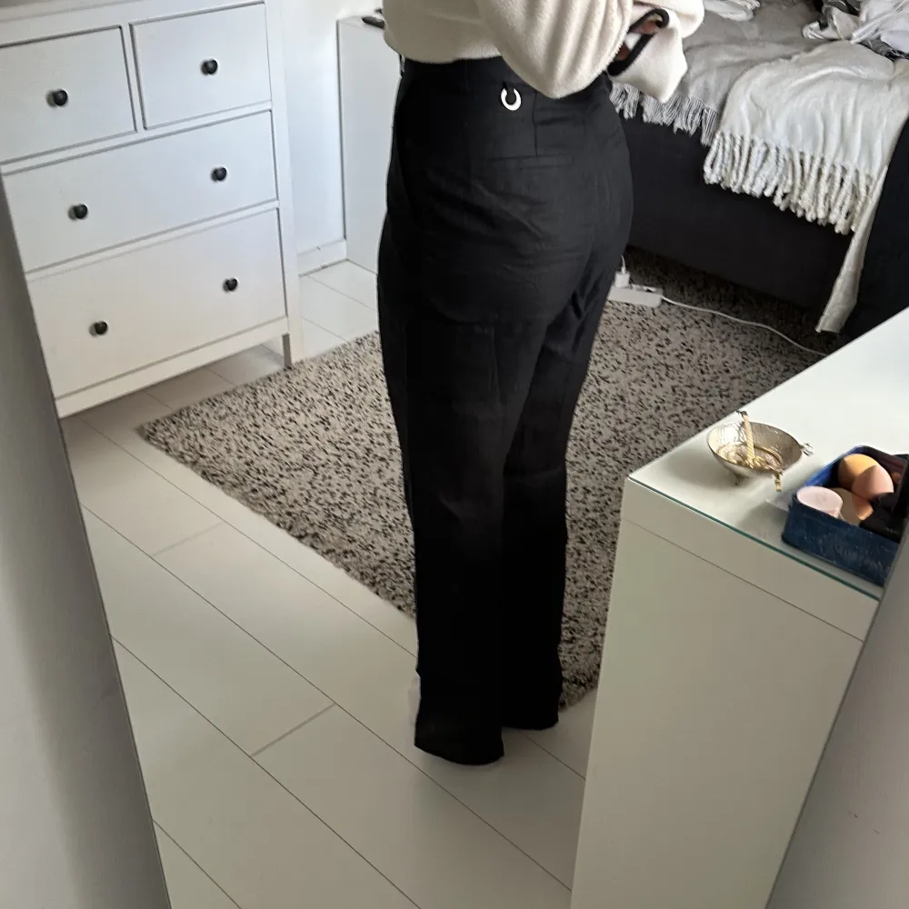 Linnebyxor fulllenght  Modell-Simone trousers  Original pris- 899kr Aldrig andvända . Jeans & Byxor.