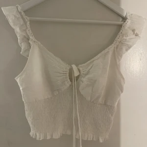 söt topp - Super sötntopp ifrån shein, bara använd någon gång🤍