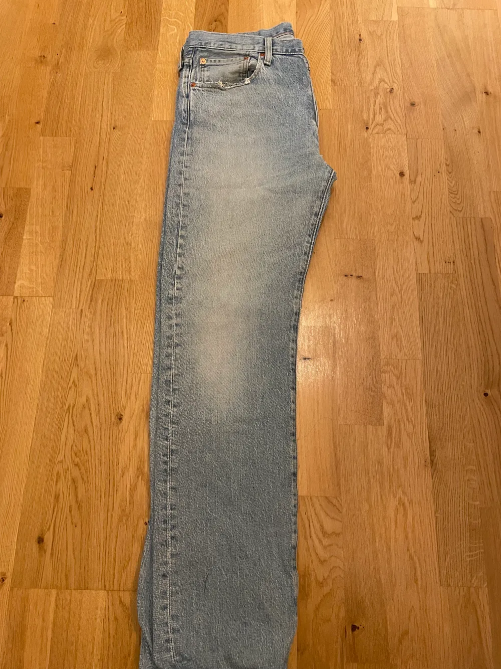 Ett par Levis 501 jeans  skick 7/10. Jeans & Byxor.