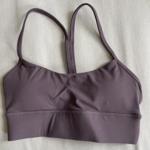 ICANIWILL sportbh - Sportbh från iciw, använd 2 gånger Max. XS men liten i storleken!