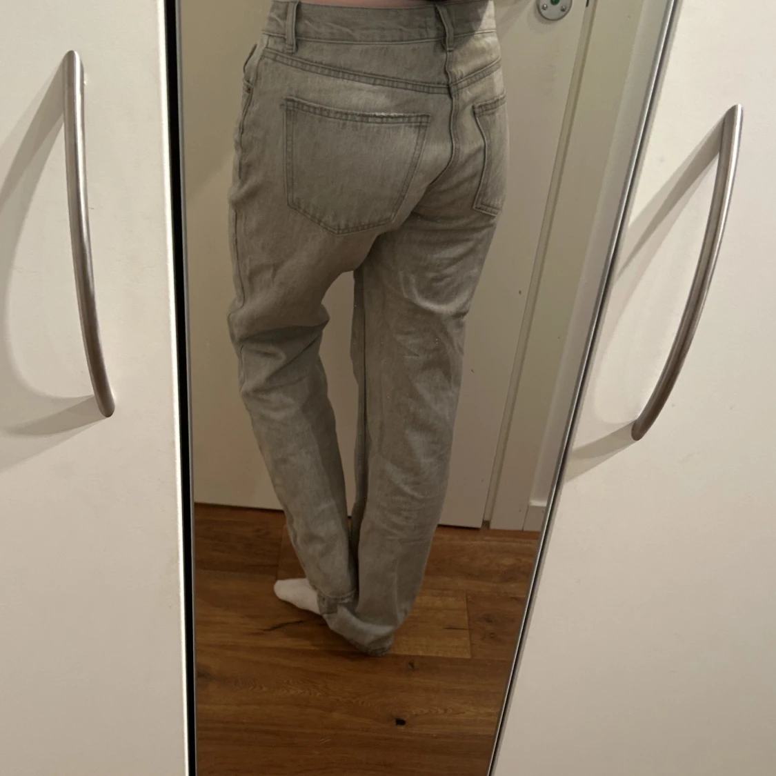 GinaTricot Low waist Straight Jeans grå - 90