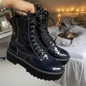 Boots 39 - Snygga boots i storlek 39, använda en gång💕