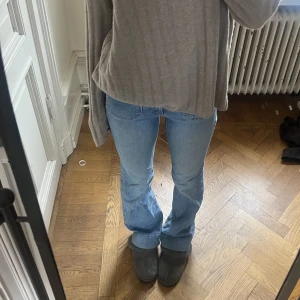 Wrangler jeans - Sååå snygga jeans med coola fickor fram. Så fräsch tvätt som passar med allt! 