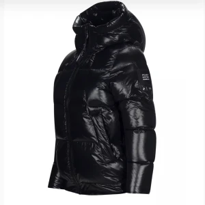 Peak performance jacka - Peak performance jacka i nyskick  som funkar jättebra nu inför vintern! Orginal pris 3500kr. Storlek M💕🌧️