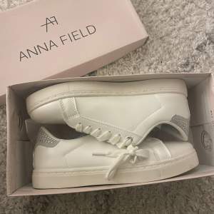 Helt oanvända skor från Anna field i storlek 37🥰