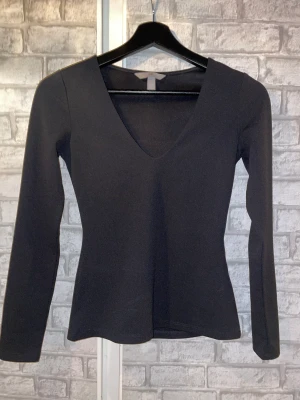 Tröja HM - Har använt Max 2ggr. Fint skick!! 