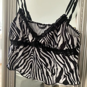 Zebra blus  - Från SHEIN🤍 