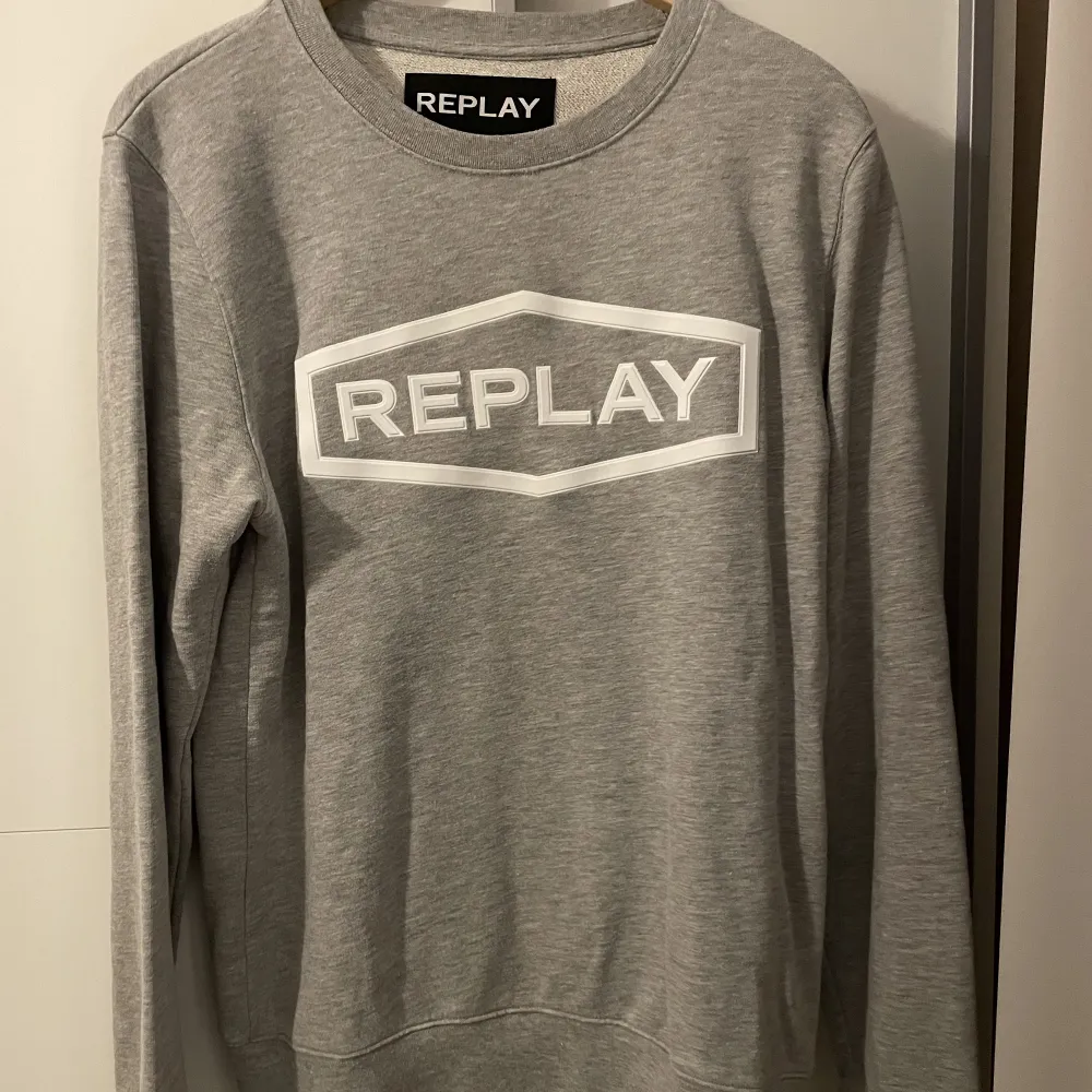 Äkta grå Replay sweatshirt Skick 9/10  Storlek: M  . Tröjor & Koftor.