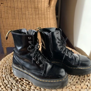 Dr Martens Jadon  - Fina boots, använt fåtal gånger, endast små repor i fram