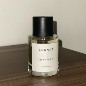 Parfym - ESSNCE - I princip oanvänd parfym från Essence, inspirerad av Carolina Herrera Good girl, väldigt lik! 🖤