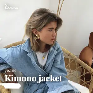 Så snygg jeans kimono jacka från NAKD i storlek 36🌟 OBS!! Saknar bältet!!