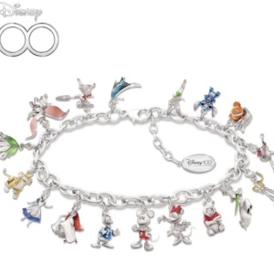 SÖKES Pandorna armband med Disney - Söker ett pandorna armband med Disney berlocker. 17cm. Helsst silver eller multi men inte guld