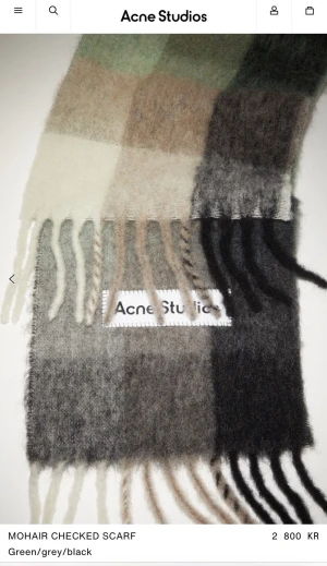 Acne Halsduk Helt Ny - Säljer Denna Acne Halsduken pga jag inte tål materialet 😞 Ny pris 2800kr