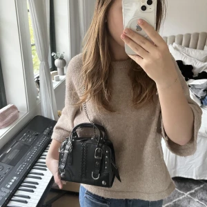 Zara väska  - Super gullig zara väska, Nyskick och inga defekter💖 !!TRYCK PÅ KÖP NU!!