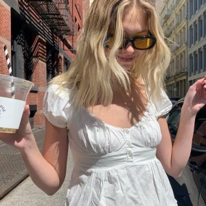 Brandy Melville Top - Jag säljer den eftertraktade ”Babydoll Toppen” från Brandy Melville 🌸🌸🌸Aldrig använd! 