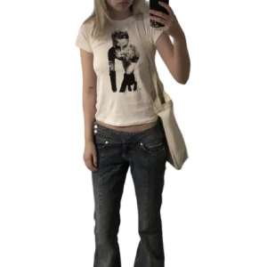 T shirt - Säljer min t shirt, säljer då den inte kommer till användning längre. Köpte här på plick för några veckor sen. Priset går att diskutera!💞💞