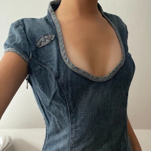 Mustang klänning  - Säljer denna klänning eftersom den är för stor på mig. Nyskick och endast testad. ⭐️