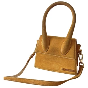 Jacquemus väska - Säljer min Jacquemus väska i orange mocha! 🧡 