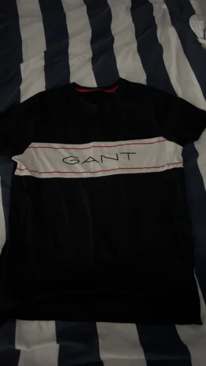 Märkes t-shirt - Säljer mina märkes t-shirts för ja har vuxit ur dom. Tröjorna är i bra skick och är typ som nya.