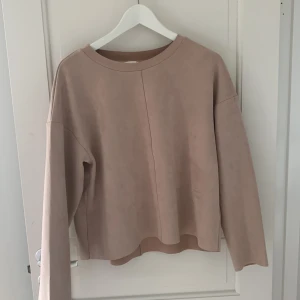 Tröja - Tröja i mocka som ny