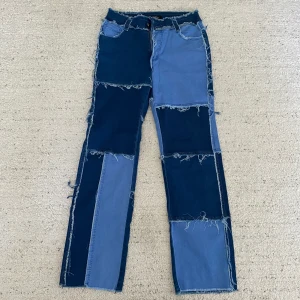 Jeans - Jeans i storlek L, passar dock mer som M men är rätt stretchiga. Toppskick. 