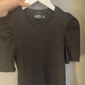 Svart tröja  - Fin svart tröja från vero Moda 