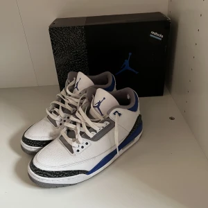 Jordan 3 - Använd nån gång så fint skick, Storlek 44