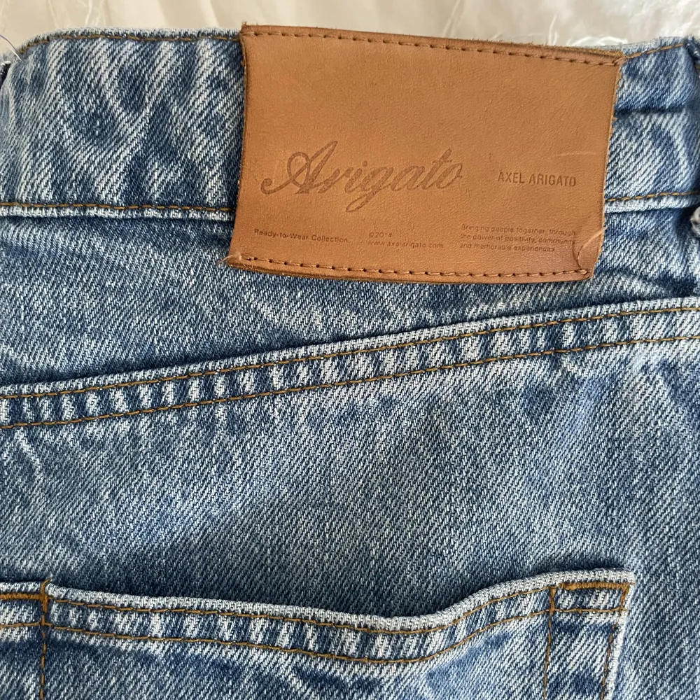 Mina favorit jeans men blivit för små.  Nypris: 1,850 sek Storlek 25.. Jeans & Byxor.