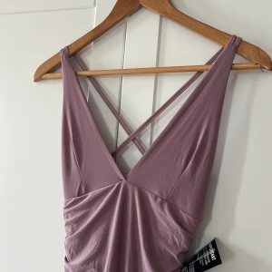 Lila sommarklänning  - Lila sommarklänning oanvänd ifrån Nelly i storlek xs. Skitsnygg