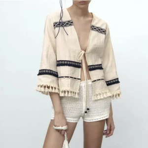 Zara kofta - Säljer denna kofta/jacka från zara. Helt oanvänd med prislappen kvar