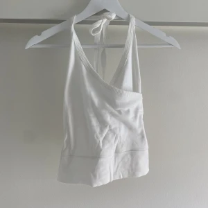 Halterneck topp - Jättesöt och skön halterneck topp, vet inte vart den är från.