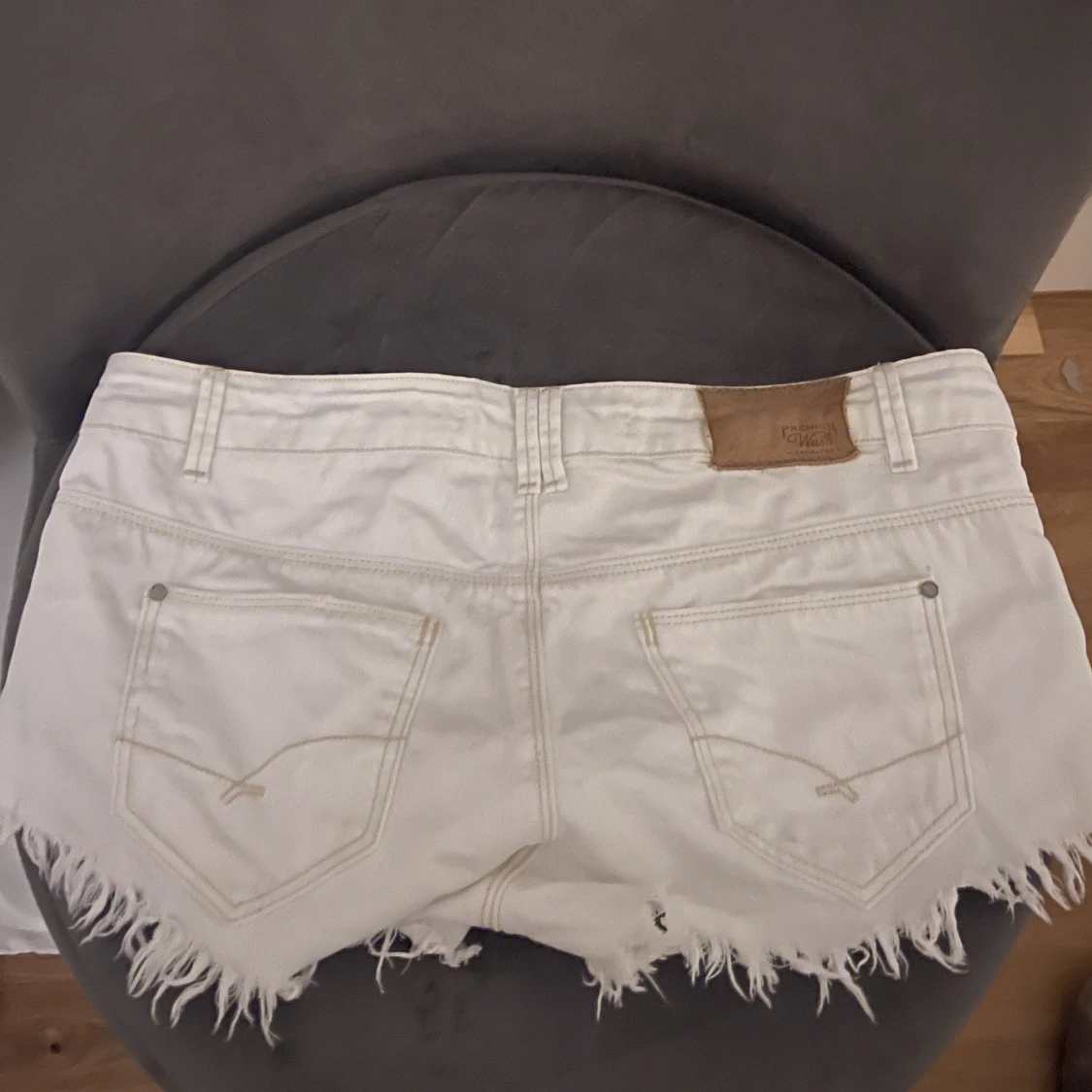 Lågmidjade jeansshorts  - 90