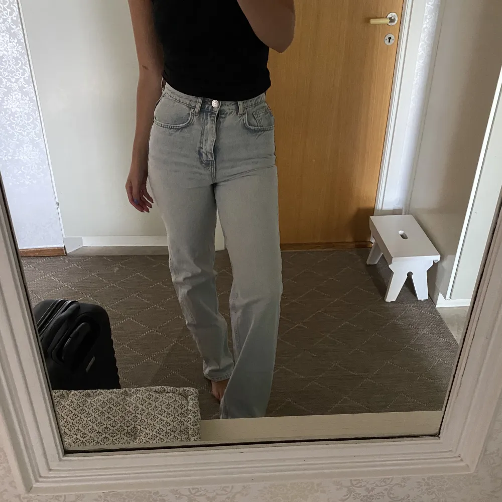 Högmidjade jeans för Gina Tricot, strlk 32💗 300kr + frakt. Jeans & Byxor.
