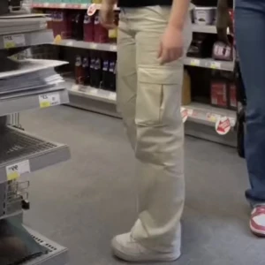 Cargos  - Beiga cargos från pull n bear?m, använda 2 ggr🫶🏼ny pris 300