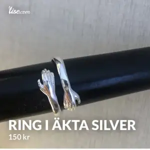 Jätte fin ring i äkta silver kostar 500kr men säljer den för 160kr i äkta silver 925.  Skriv vid intresse. Köparen står för frakten (15kr). 😊