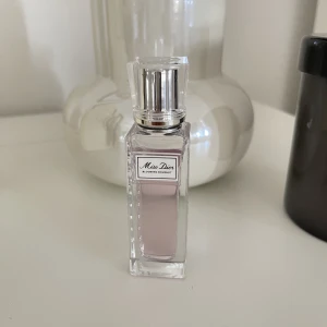 Miss Dior Blooming bouquet - Liten parfym 20ml roller från Miss Dior, lite använd