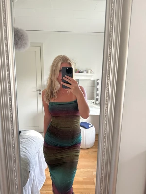 Långklänning - Superfin långklänning från NAKD i storlek XS men passar även S som är min normala storlek! Aldrig använd, som ny🥰 