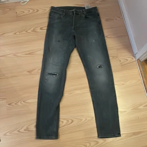 jack and jones Jeans - helt nya jeans. För små för mig