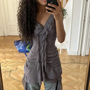 Strass klänning - Jätte fin strass klänning, skit snygg med jeans under och utan