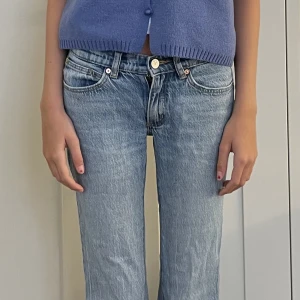 Lågmidjade Jeans  - Snygga lagmidjiade jeans frän Abrand, säljer pga att dom inte passar mig längre 🥰