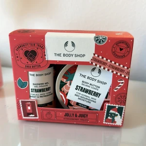 Set från the body shop - Oöppnat set från the body shop❤️ strawberry doft❤️