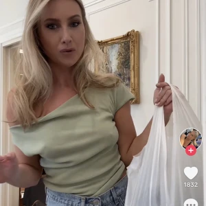 Grön topp från tiger mist - Grön lite glittrig topp från tiger mist, aldrig använd. Nypris 900:-