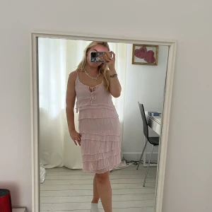 Volangklänning - Så fin volangklänning 💗💗