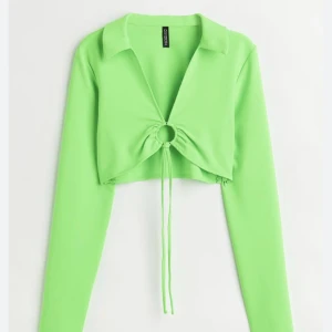 Lime grön - Den är mycket mer skrik grön än på bilden, använd en gång. Skriv om ni undrar nå. . (Frakten står alltid med i priset men om jag kan lämna det eller möta upp nån blir de billigare)