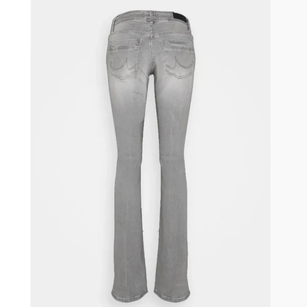 Säljer mina gråa ltb jeans i jättebra skick! Skriv för egna bilder. Jeans & Byxor.